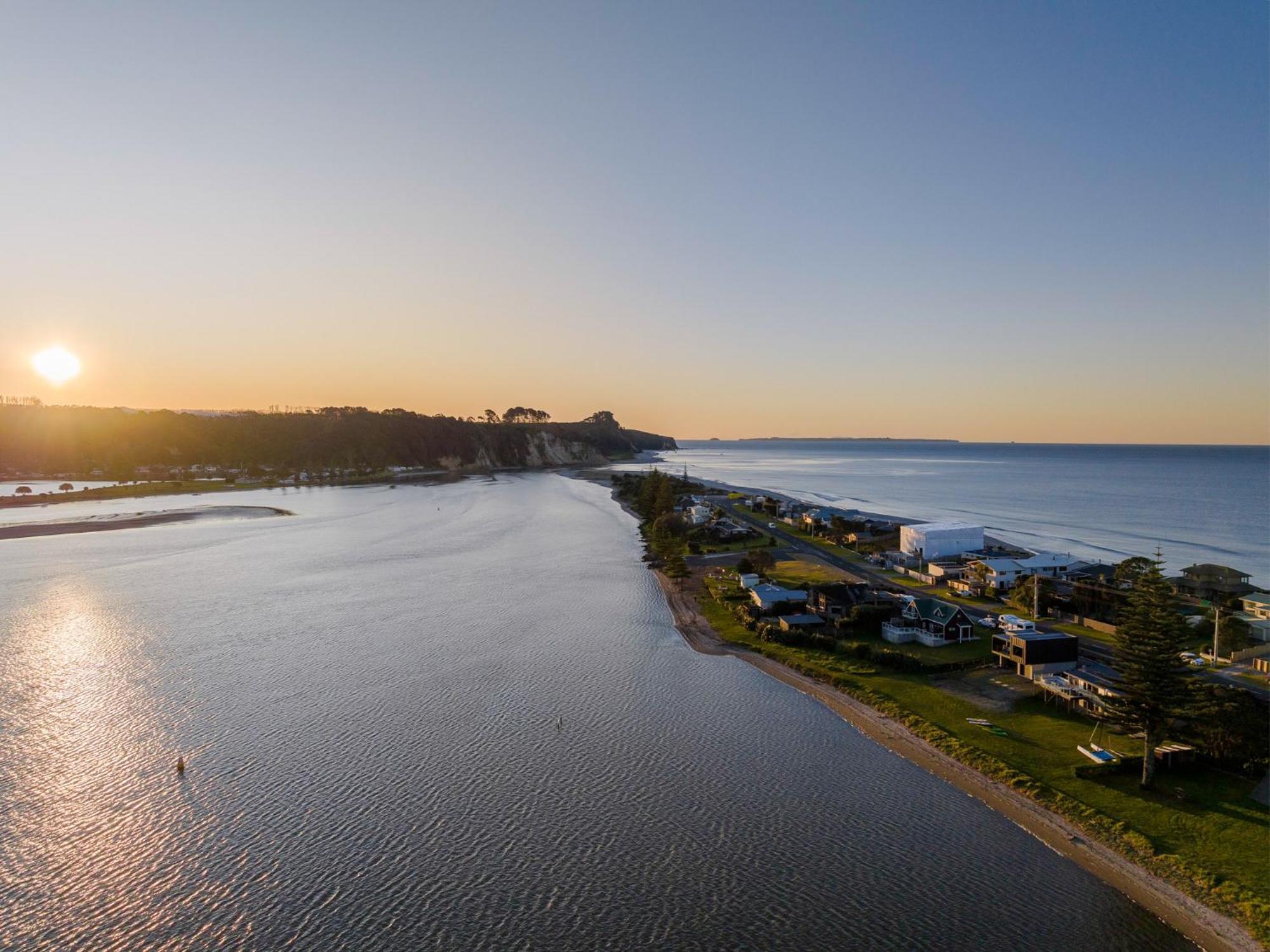 Pukehina Estuary Sunset Views Holiday Home 外观 照片
