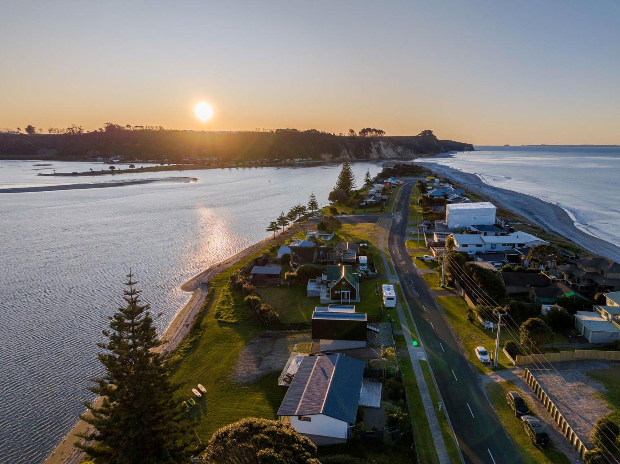 Pukehina Estuary Sunset Views Holiday Home 外观 照片